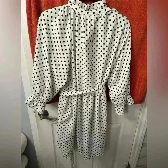 AWARE BY VERO MODA Cornelia V-Neck Three-Quarter Sleeve Dress in Snow White - Picture 5 of 8